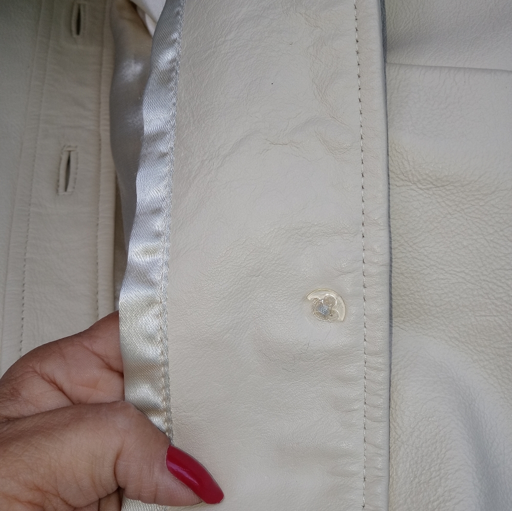 1986 Vintage Gap Cream Leather Jacket. - Picture 8 of 9